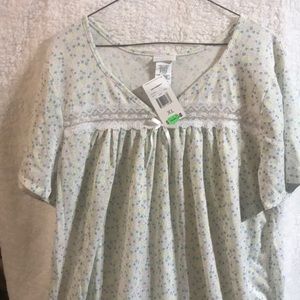 NWT simply basic nightgown